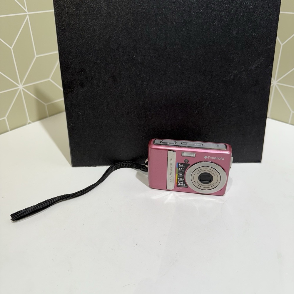 Polaroid I1236 Pink Digital Camera - For Parts‎ Only